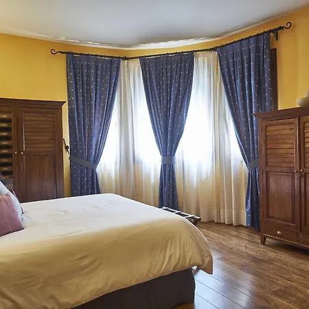 Casona De Torres Mondejar